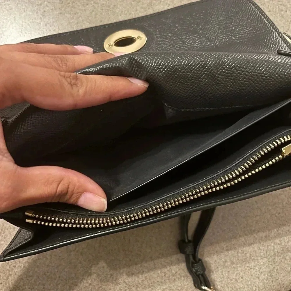 Coach Twist Lock - Picture 9 of 15